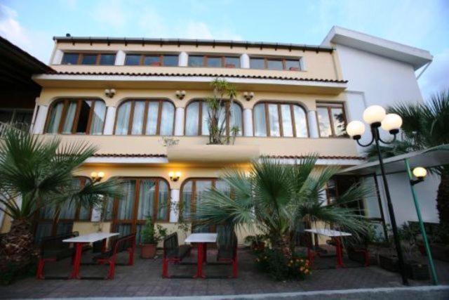 Hotel All'Antico Pozzo Barcellona-Pozzo di Gotto Exterior photo