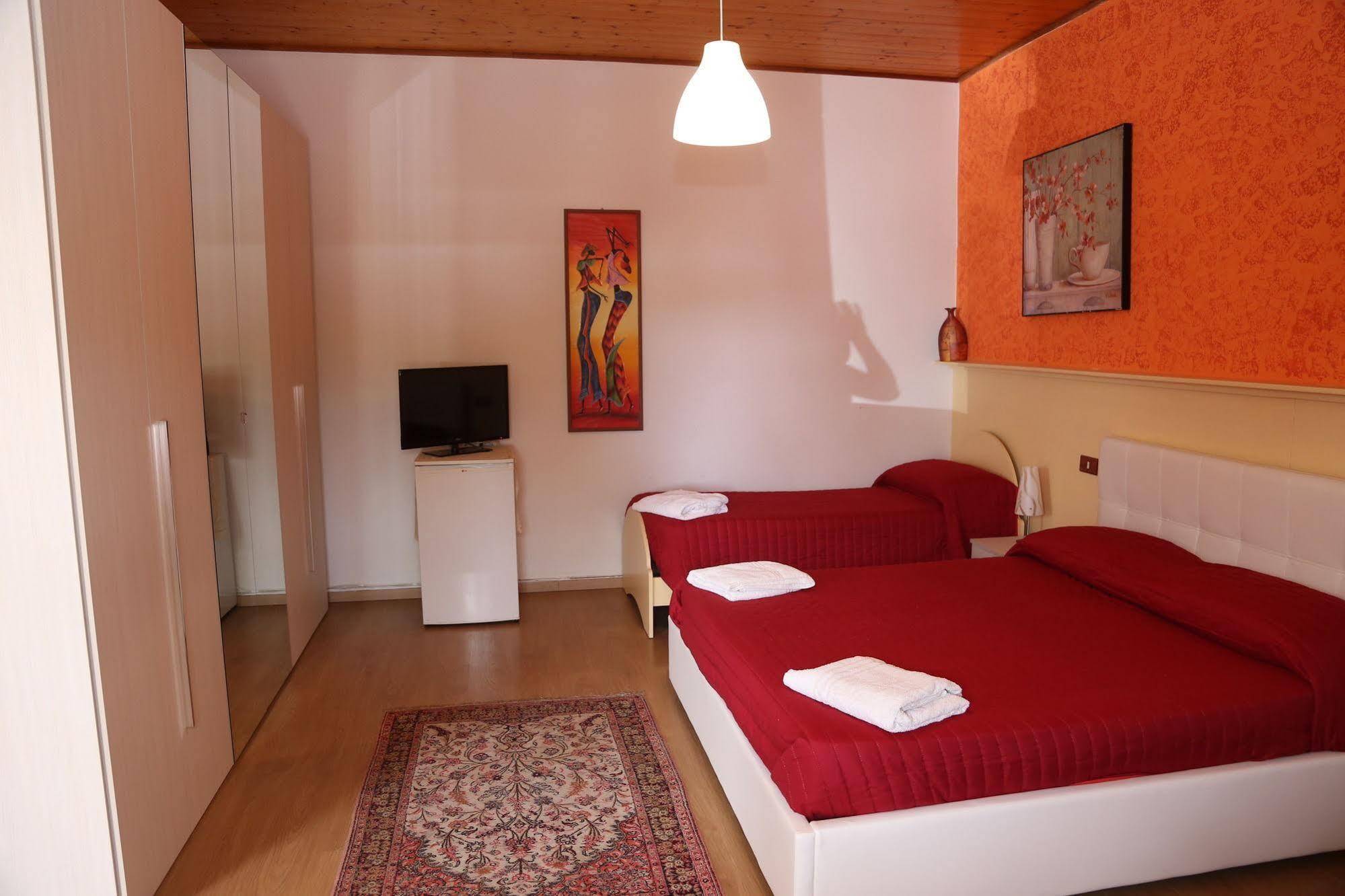 Hotel All'Antico Pozzo Barcellona-Pozzo di Gotto Exterior photo